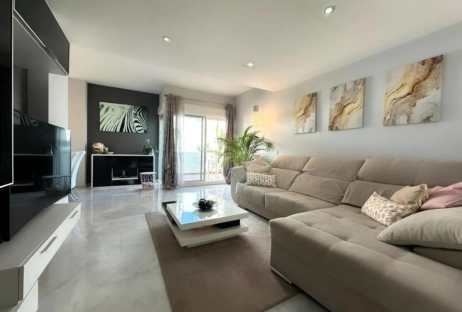 Apartamento Golf Valle Romano エステポナ アパート
